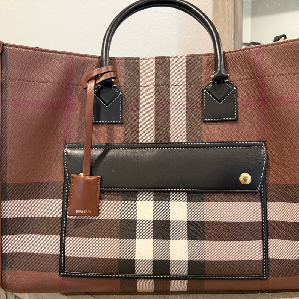 Burberry Medium Freya Tote